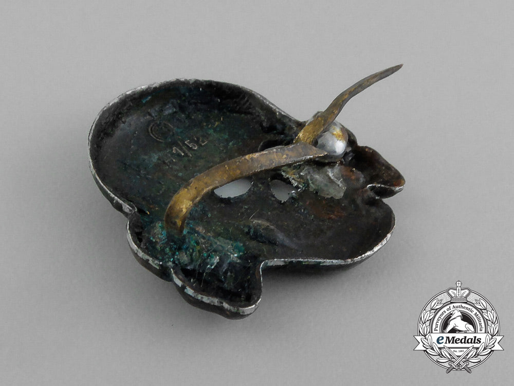 a_second_pattern(1934-1945)_waffen-_ss_visor_skull_by_deschler&_sohn_e_1519