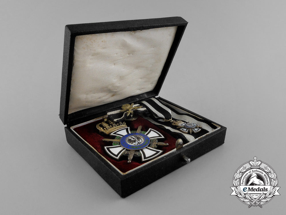 a_cased_prussian_house_order_of_hohenzollern;_knight’s_cross_with_swords_by_sy&_wagner_e_1577_1