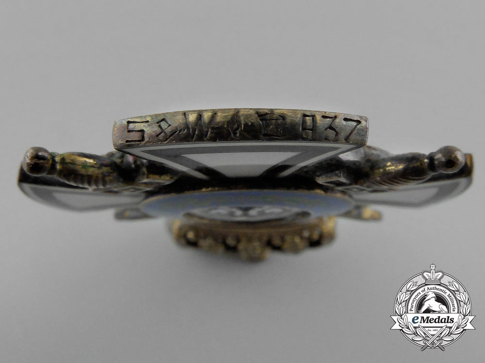 a_cased_prussian_house_order_of_hohenzollern;_knight’s_cross_with_swords_by_sy&_wagner_e_1586