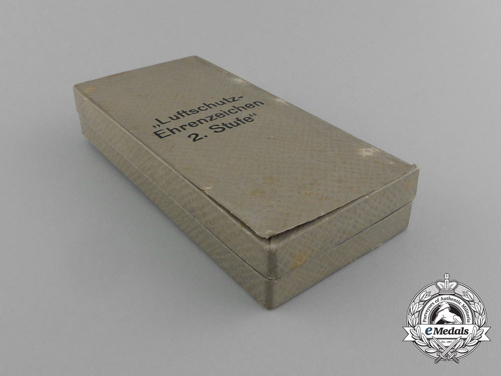 a_scarce_air_raid_defence“_luftschutz”_medal;_second_class(_light_version)_in_its_original_box_of_issue_e_1628