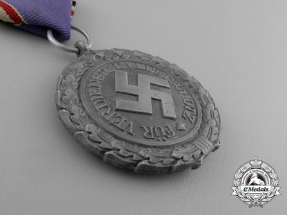 a_scarce_air_raid_defence“_luftschutz”_medal;_second_class(_light_version)_in_its_original_box_of_issue_e_1634