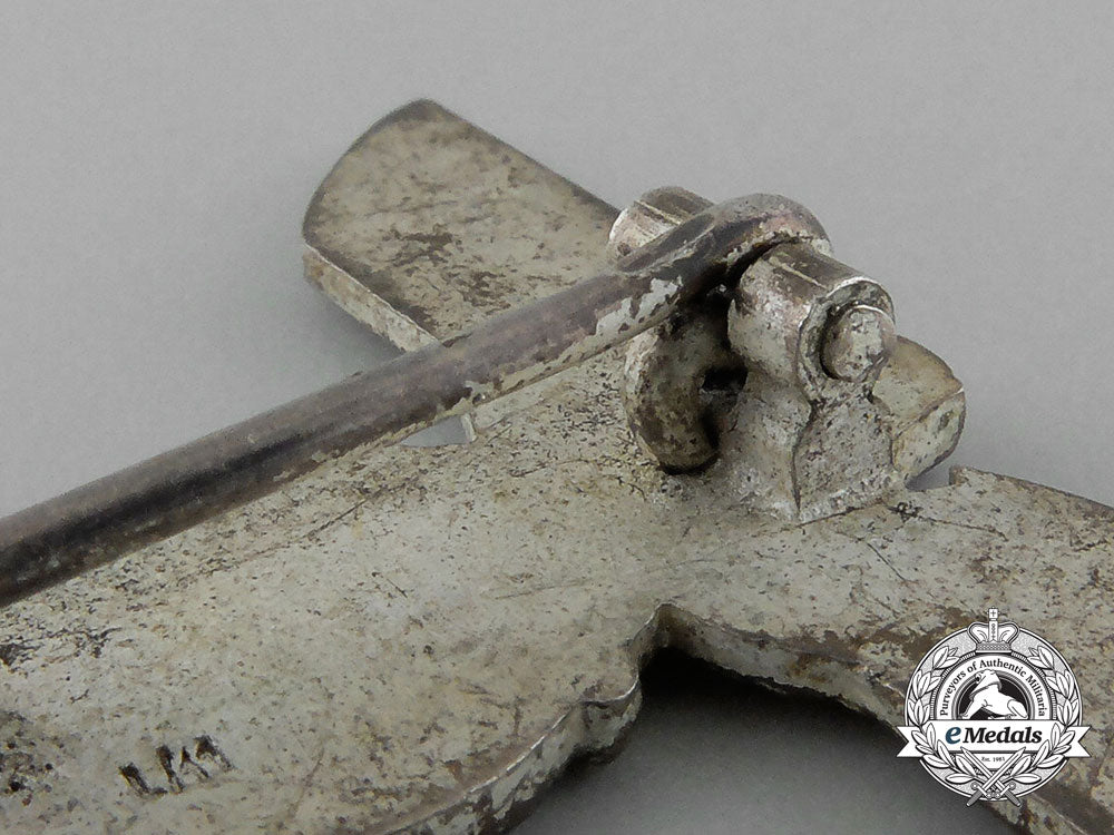 a_mint_cased_clasp_to_the_iron_cross1939_first_class;_type_ii_by_wilhelm_deumer_of_lüdenscheid_e_1650