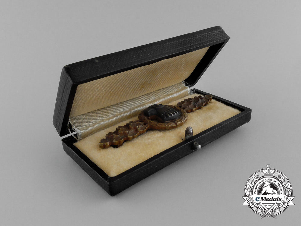 an_early_quality_bronze_grade_luftwaffe_reconnaissance_clasp_in_its_original_case_of_issue_e_1655