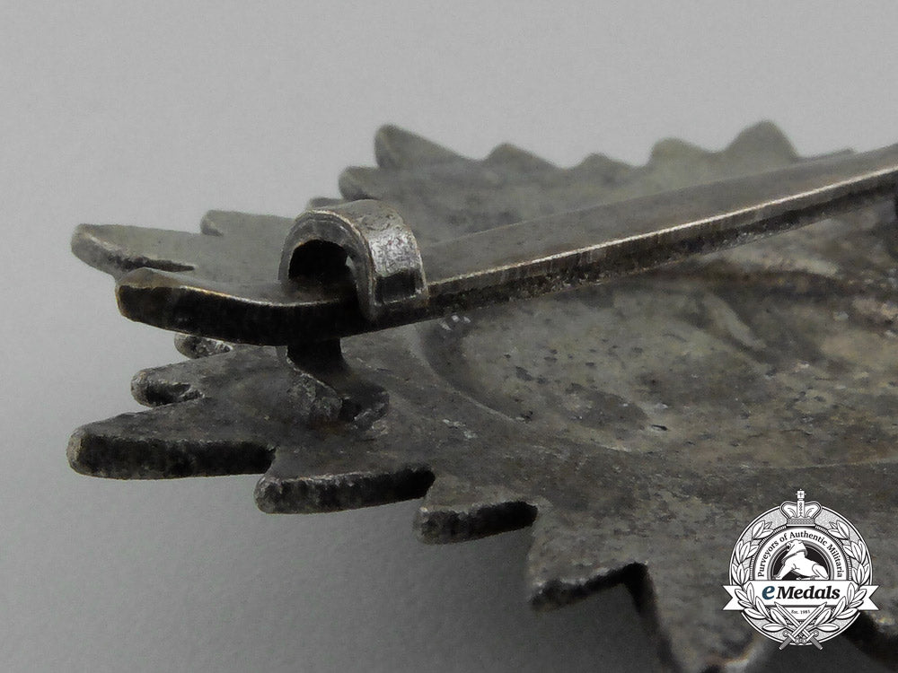 a_silver_grade_eastern_people_bravery_decoration_with_swords;1_st_class;_in_its_original_case_of_issue_e_1684