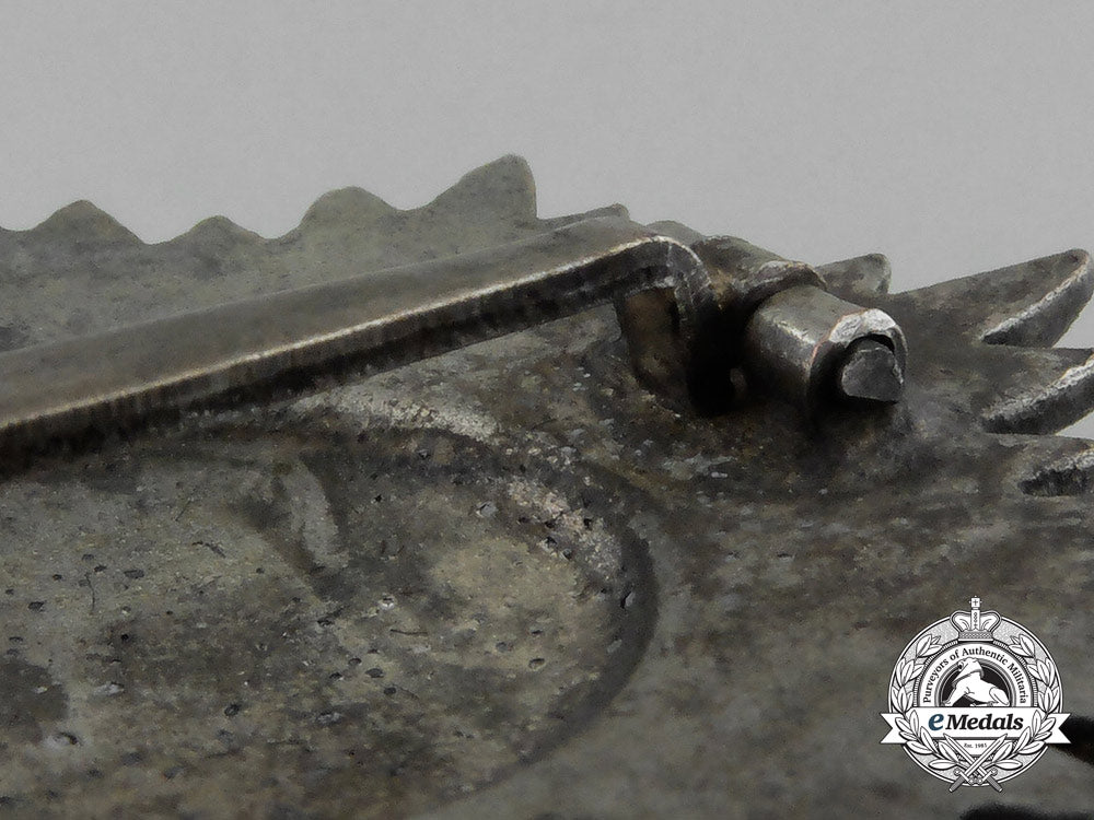 a_silver_grade_eastern_people_bravery_decoration_with_swords;1_st_class;_in_its_original_case_of_issue_e_1685