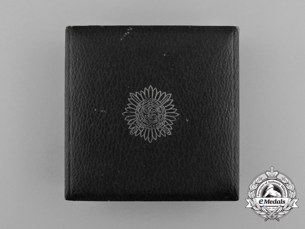a_silver_grade_eastern_people_bravery_decoration_with_swords;1_st_class;_in_its_original_case_of_issue_e_1686