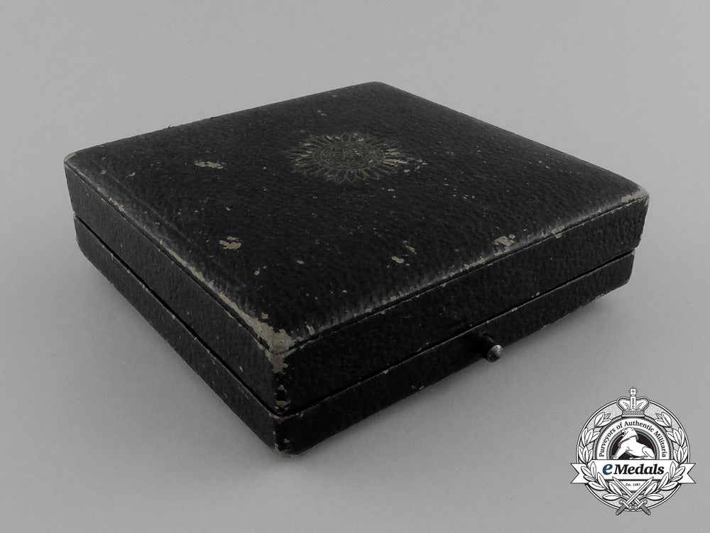 a_gold_grade_eastern_people_bravery_decoration;1_st_class;_in_its_original_case_of_issue_e_1704