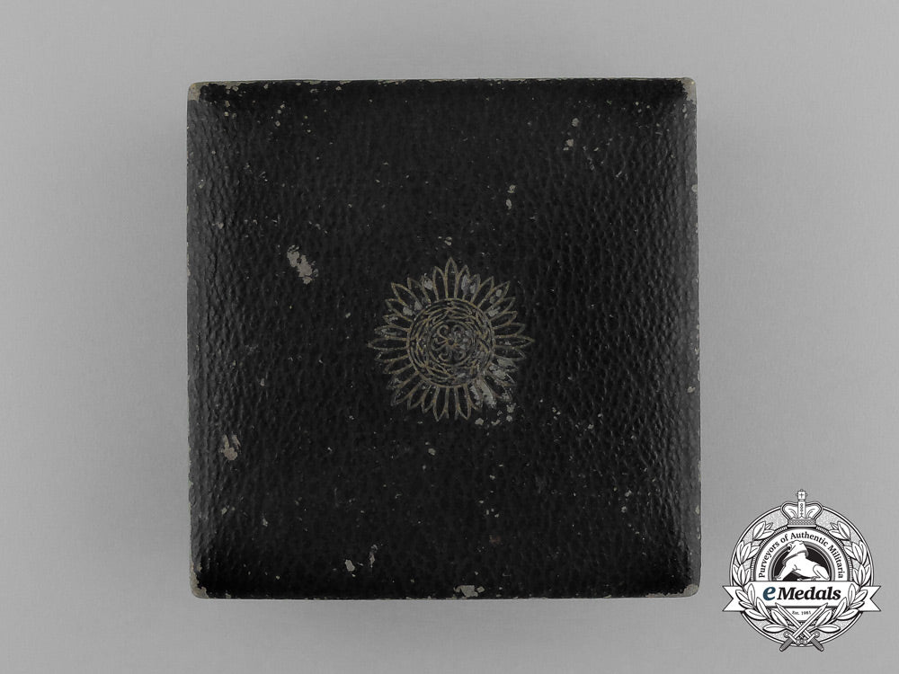 a_gold_grade_eastern_people_bravery_decoration;1_st_class;_in_its_original_case_of_issue_e_1712