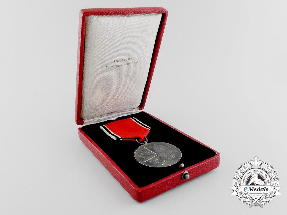 a_german_eagle_order_silver_medal_by_the_official_berlin_state_mint_in_its_original_case_of_issue_e_1715_1