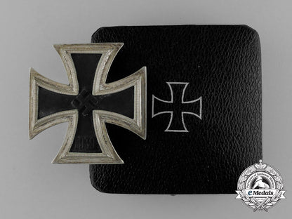 an_iron_cross1939_first_class_by_c._e._juncker_in_its_original_case_of_issue_e_1839