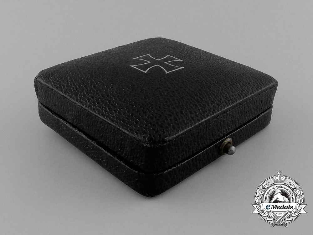 an_iron_cross1939_first_class_by_c._e._juncker_in_its_original_case_of_issue_e_1840