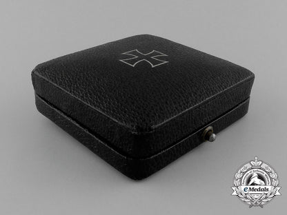 an_iron_cross1939_first_class_by_c._e._juncker_in_its_original_case_of_issue_e_1840