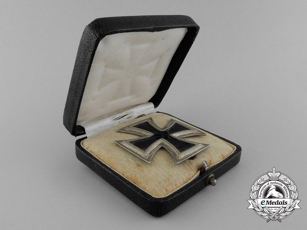 an_iron_cross1939_first_class_by_c._e._juncker_in_its_original_case_of_issue_e_1841