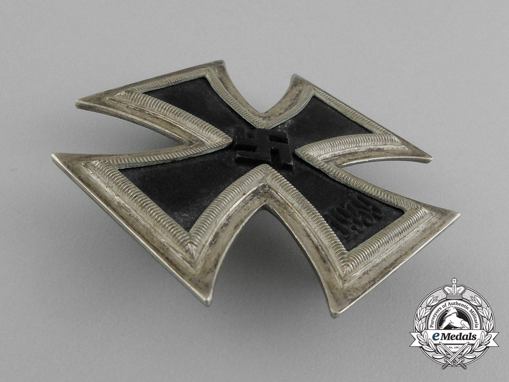 an_iron_cross1939_first_class_by_c._e._juncker_in_its_original_case_of_issue_e_1844