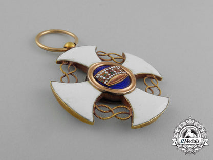 an_italian_order_of_the_crown_in_gold;5_th_class,_knight_e_1916
