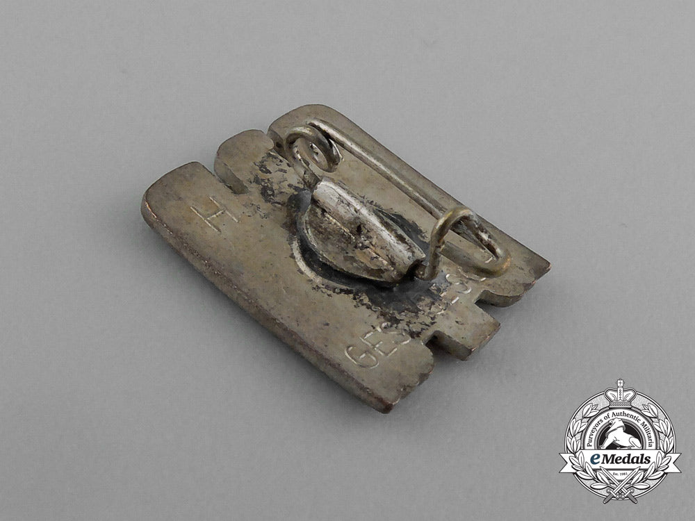 a_drk_german_red_cross_membership_badge;_marked_e_2087