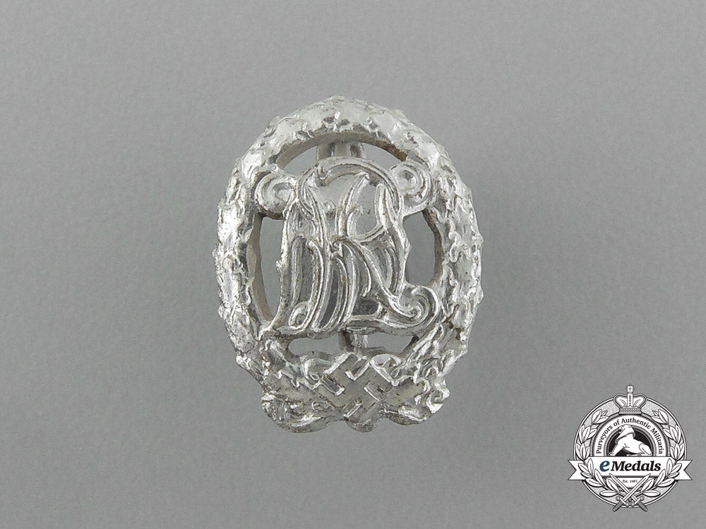 a_miniature_silver_grade_drl_sport_badge_by_wernstein_of_jena_e_2088