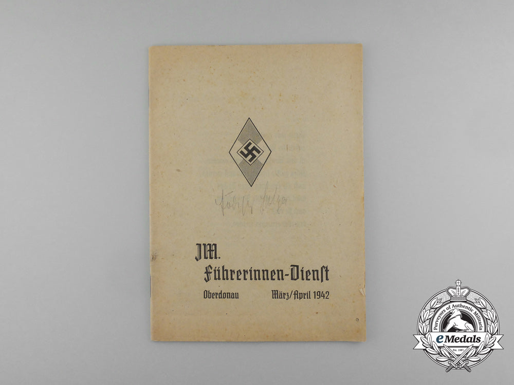 an_official_hj_young_girls_leader_service_handbook_e_2186