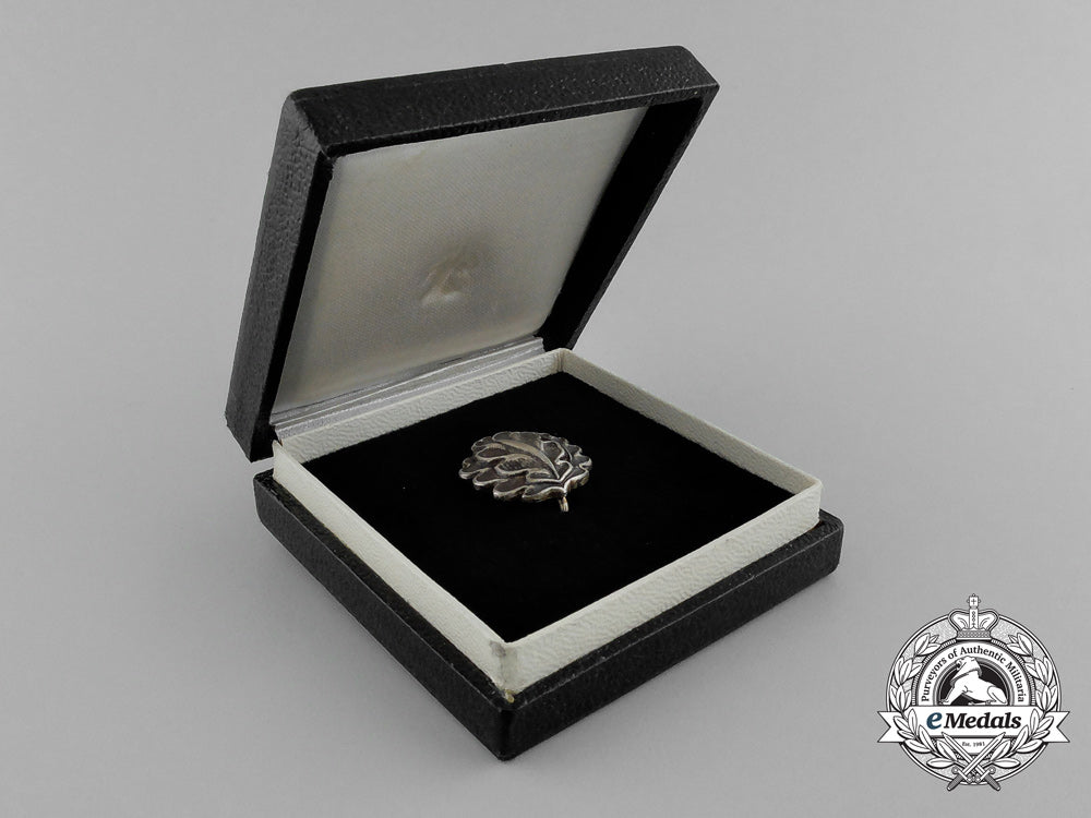 a_cased_set_of_oakleaves_to_the_knight’s_cross_of_the_iron_cross1939;1957_version_e_2277