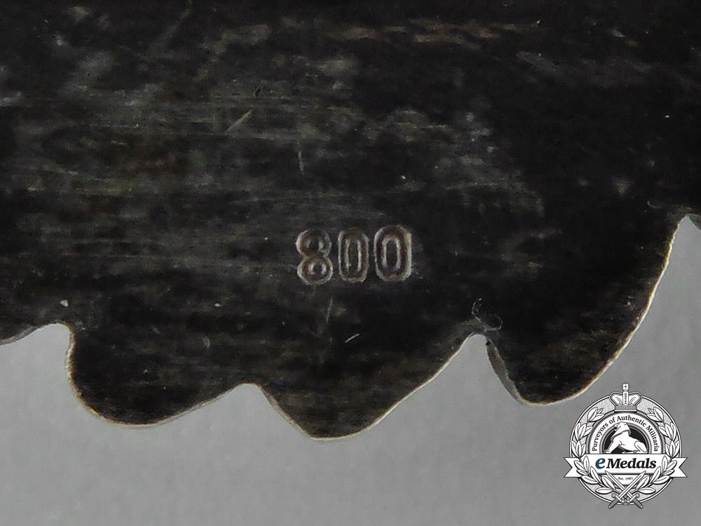 a_cased_set_of_oakleaves_to_the_knight’s_cross_of_the_iron_cross1939;1957_version_e_2282