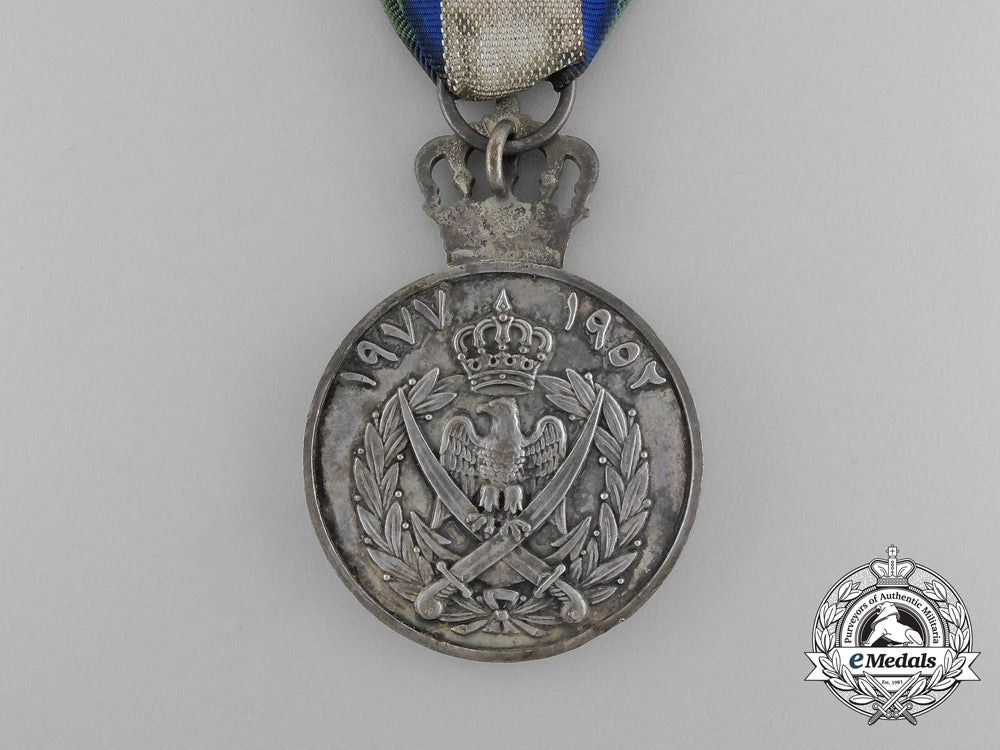 a_jordanian_king_hussein_silver_jubilee_medal(_midalat_al-_iwabil_al-_fazi)1952-1977_e_2817