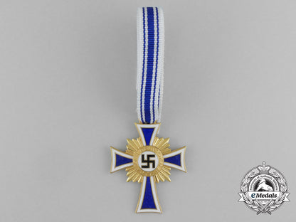 a_gold_grade_mother’s_cross_in_its_original_case_of_issue_e_2971