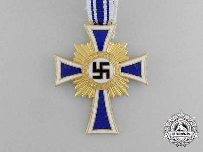 a_gold_grade_mother’s_cross_in_its_original_case_of_issue_e_2972