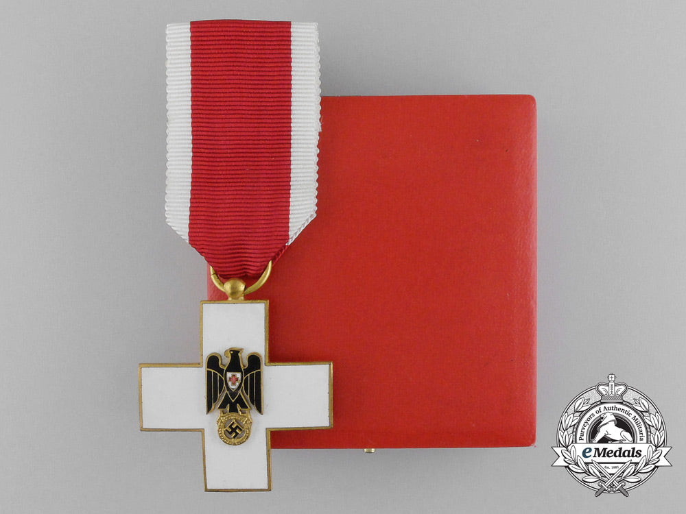 a_mint_drk(_german_red_cross)_decoration3_rd_class_in_its_original_ldo_case_of_issue_e_3181