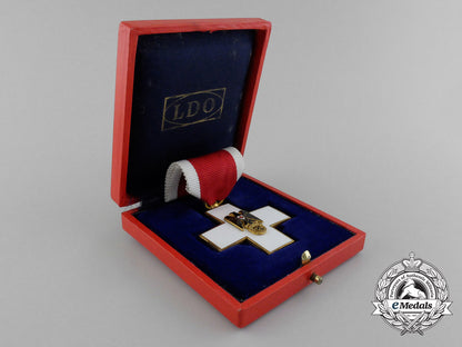a_mint_drk(_german_red_cross)_decoration3_rd_class_in_its_original_ldo_case_of_issue_e_3183