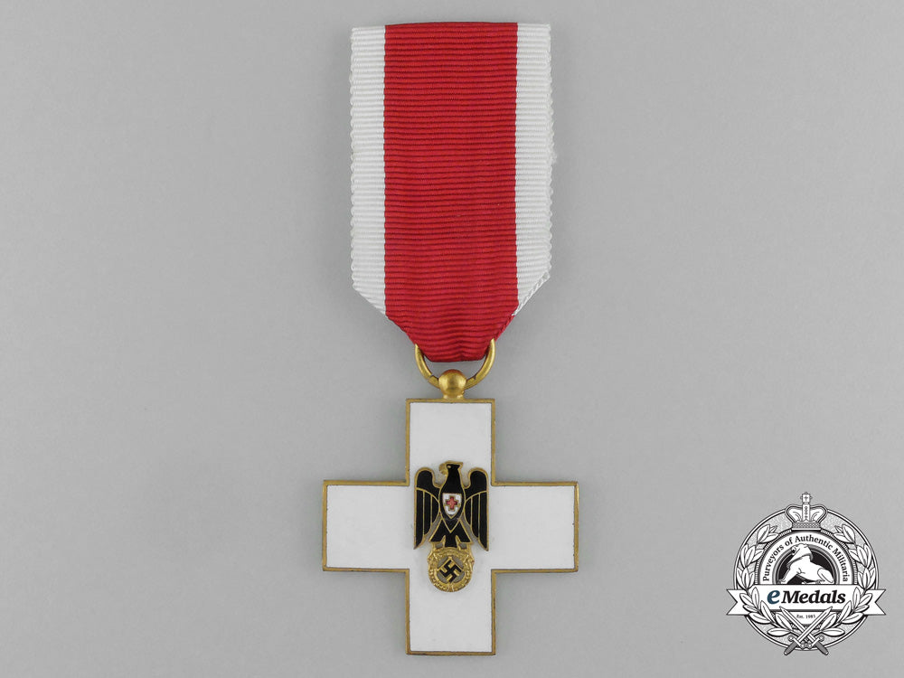 a_mint_drk(_german_red_cross)_decoration3_rd_class_in_its_original_ldo_case_of_issue_e_3184