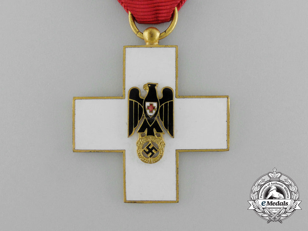 a_mint_drk(_german_red_cross)_decoration3_rd_class_in_its_original_ldo_case_of_issue_e_3185