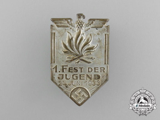 a19331_st_festival_of_youths_badge_e_3442