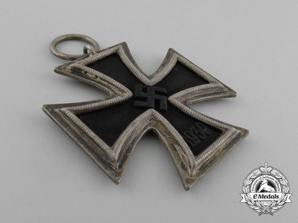 an_iron_cross1939_second_class_by_j.e_hammer&_söhne_in_its_original_packet_of_issue_e_3622