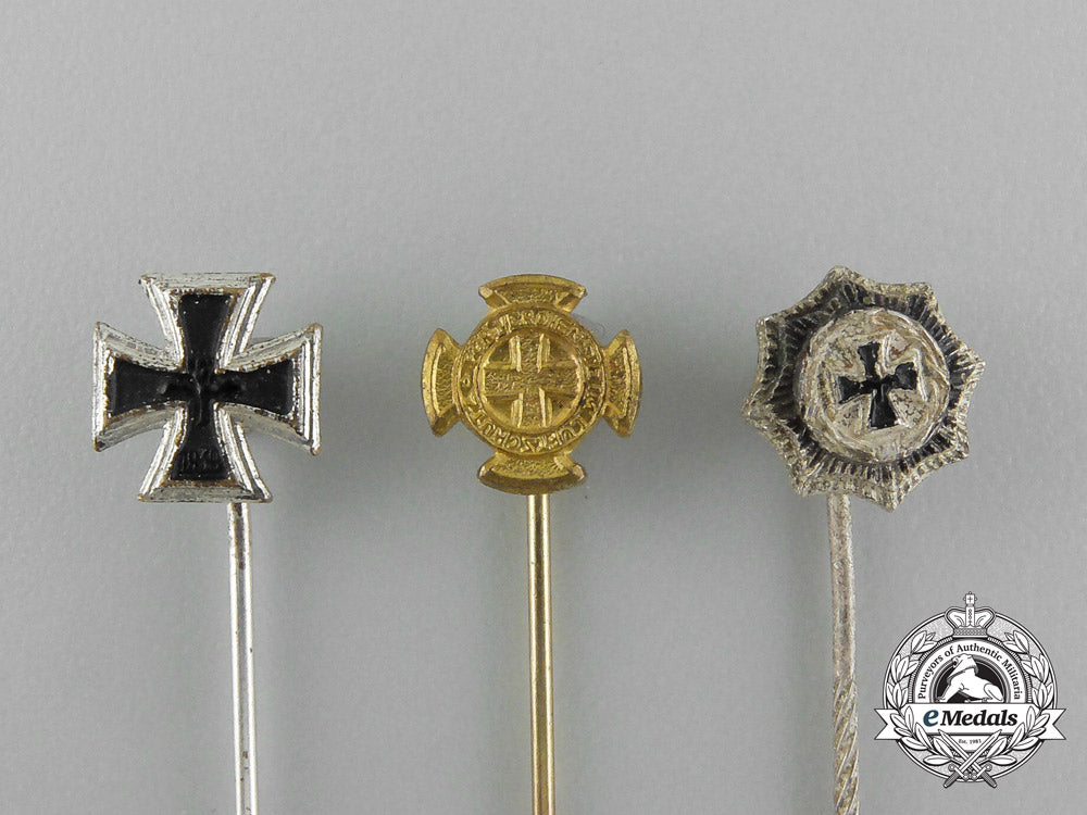 three1957_version_issued_award_stickpins_e_4008