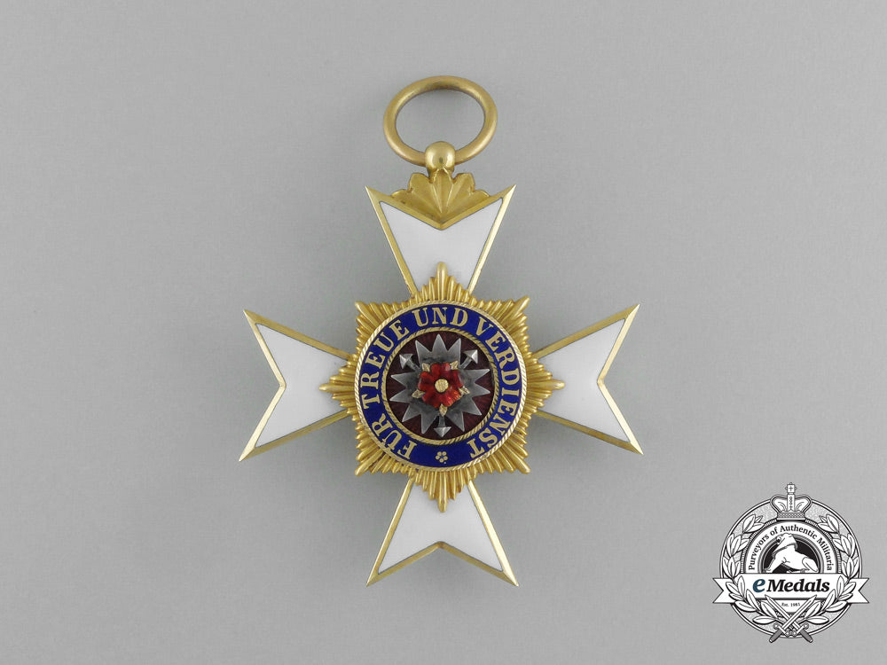a_house_order_of_schaumburg-_lippe_honour_cross_in_gold;3_rd_class_e_4162