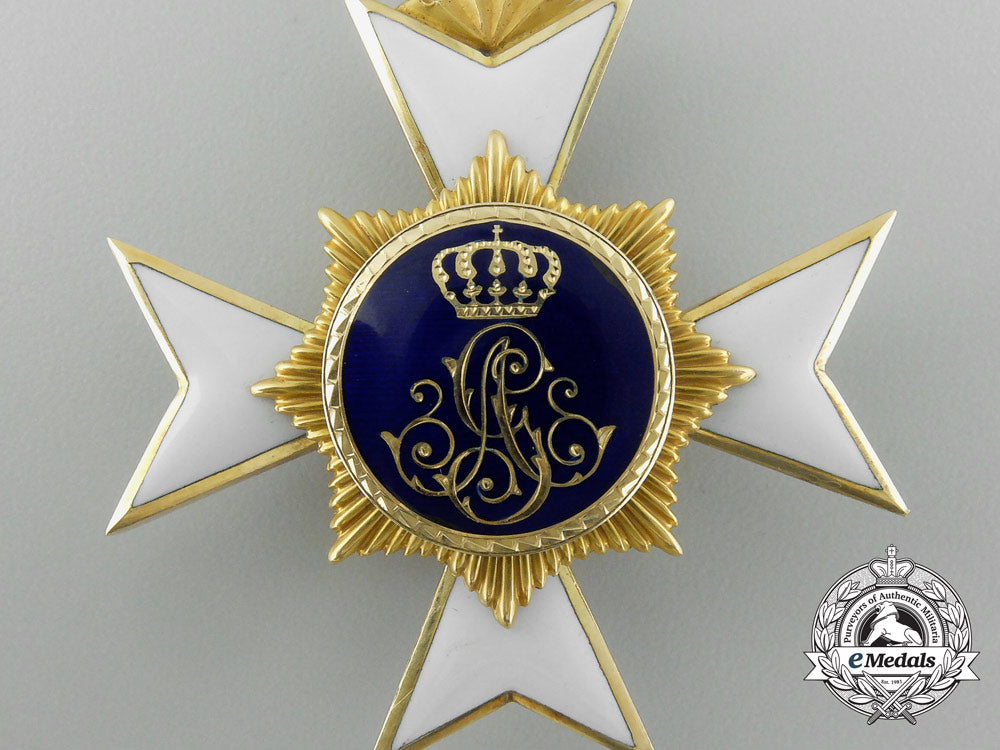 a_house_order_of_schaumburg-_lippe_honour_cross_in_gold;3_rd_class_e_4164