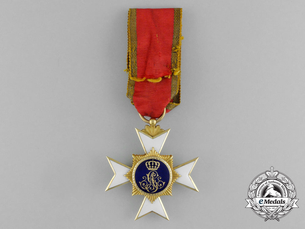 a_house_order_of_schaumburg-_lippe_honour_cross_in_gold;3_rd_class_e_4166