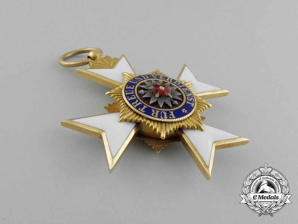 a_house_order_of_schaumburg-_lippe_honour_cross_in_gold;3_rd_class_e_4168