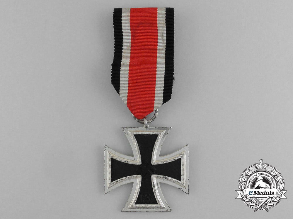 an_iron_cross1939_second_class_by_rudolf_wächtler&_lange_in_its_original_packet_of_issue_e_4176