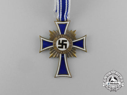 a_bronze_grade_mother’s_cross“_mutterehrenkreuz”_e_4184