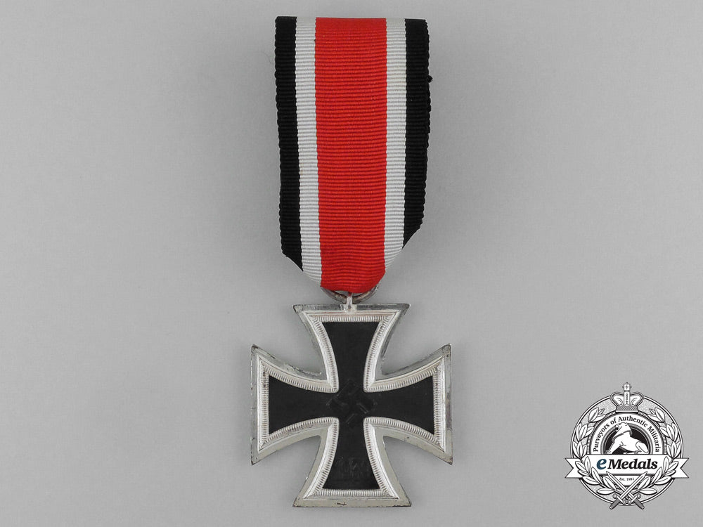 a_mint_iron_cross1939_second_class_by_gustav_brehmer_of_markneukirchen_e_4197