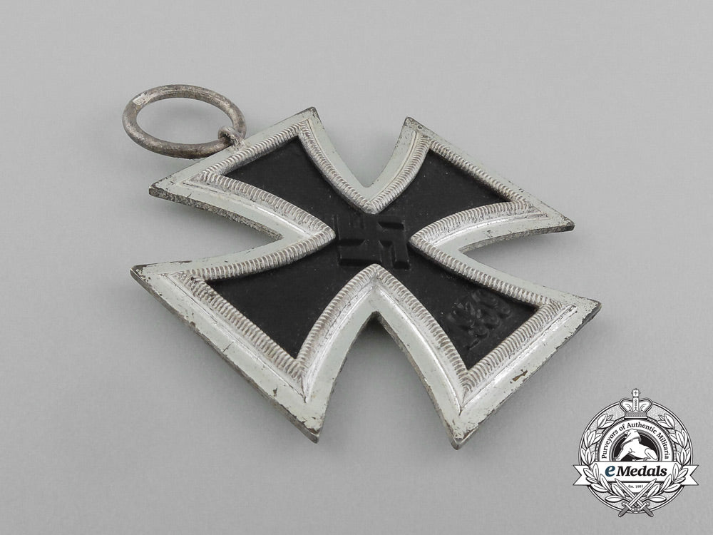 a_mint_iron_cross1939_second_class_by_gustav_brehmer_of_markneukirchen_e_4201