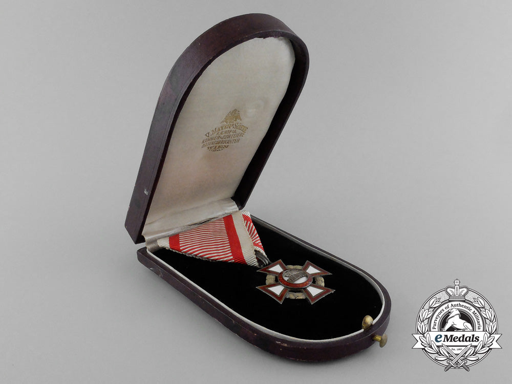 austria,_imperial._a_military_merit_cross3_rd_class_with_case,_c.1916_e_4261_1