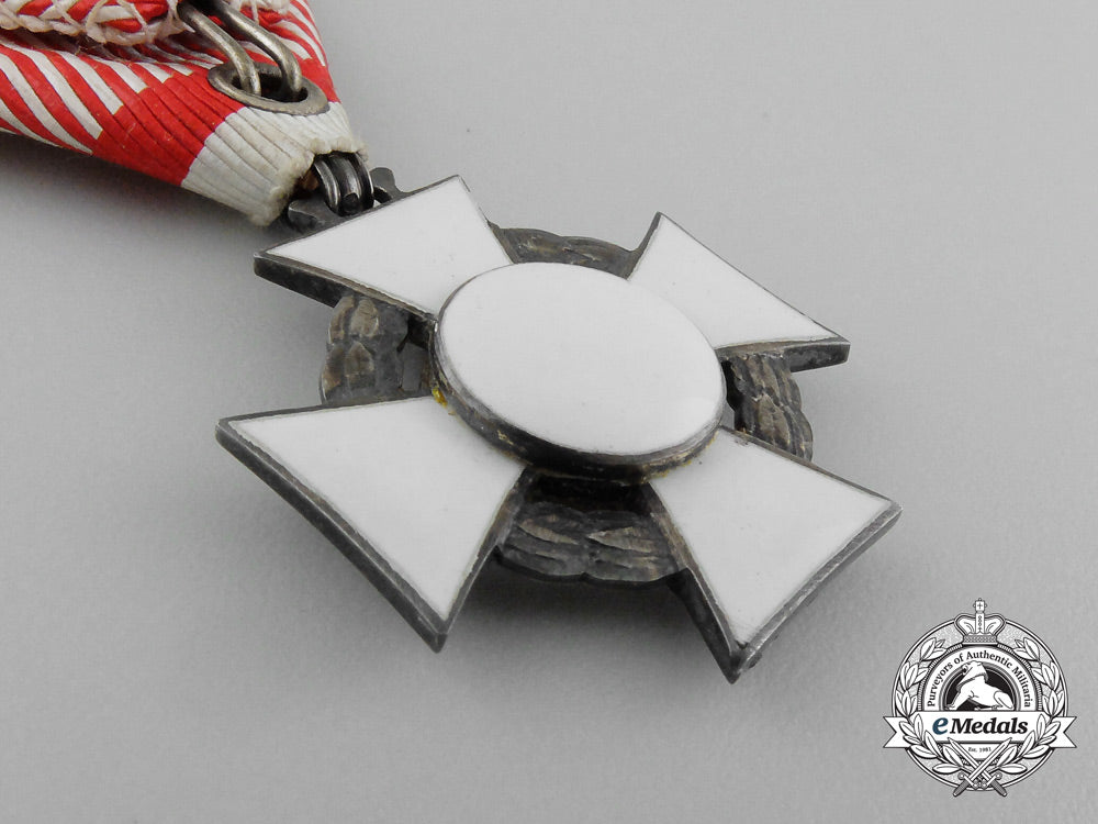 austria,_imperial._a_military_merit_cross3_rd_class_with_case,_c.1916_e_4266_1