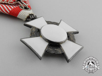 austria,_imperial._a_military_merit_cross3_rd_class_with_case,_c.1916_e_4266_1