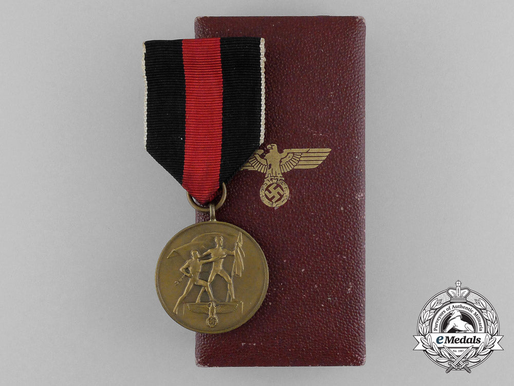 a_sudetenland_commemorative_medal_in_its_original_case_of_issue_e_4428