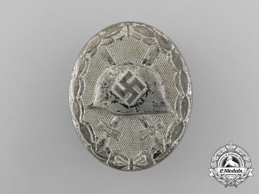 a_second_war_german_silver_grade_wound_badge_by_carl_wild_e_4437