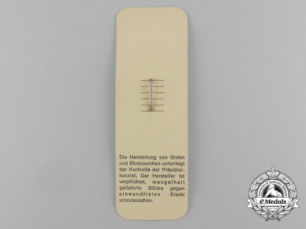 a_second_war_german_miniature_iron_cross_stickpin_grouping_on_its_ldo_salesman’s_board_e_4446