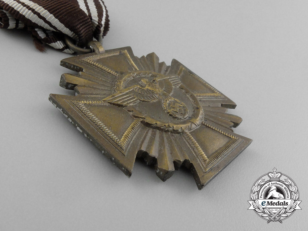 a_nsdap_bronze10-_year(3_rd_class)_long_service_award_set_in_its_box_of_issue_by_fritz_zimmermann_e_4473
