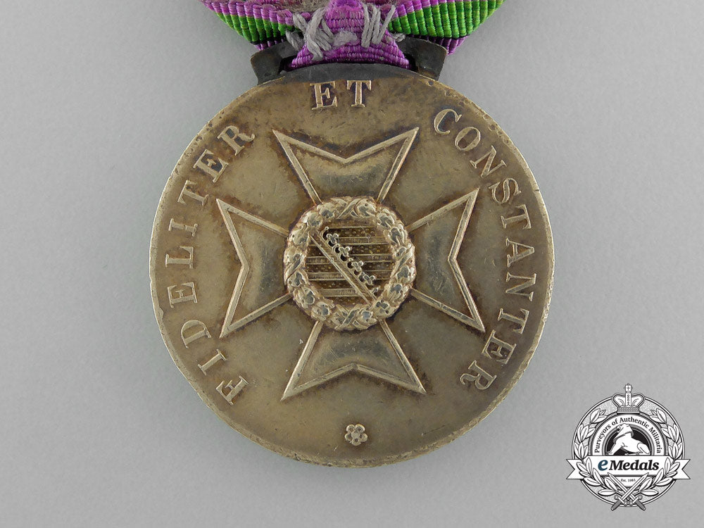 a_saxe-_ernestine_house_order_merit_medal;_gold_grade_with1914/8_and_swords_clasp_e_5041